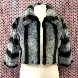 Kaity brand cropped faux fur jacket sz S